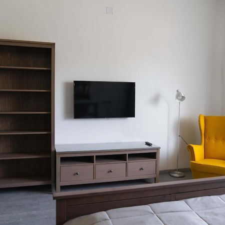 Kunfoglalas Apartmanhaz Kisujszallas Exteriér fotografie