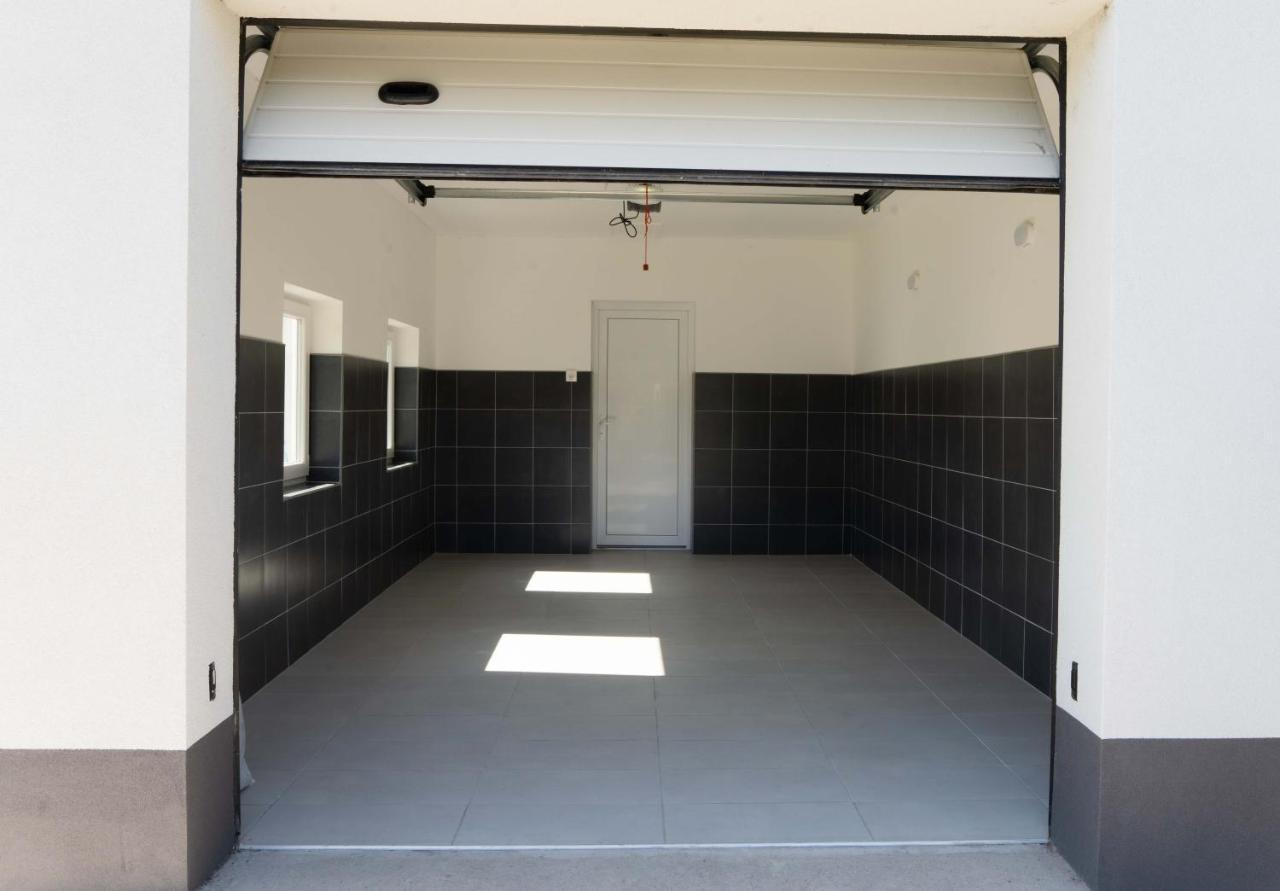 Kunfoglalas Apartmanhaz Kisujszallas Exteriér fotografie